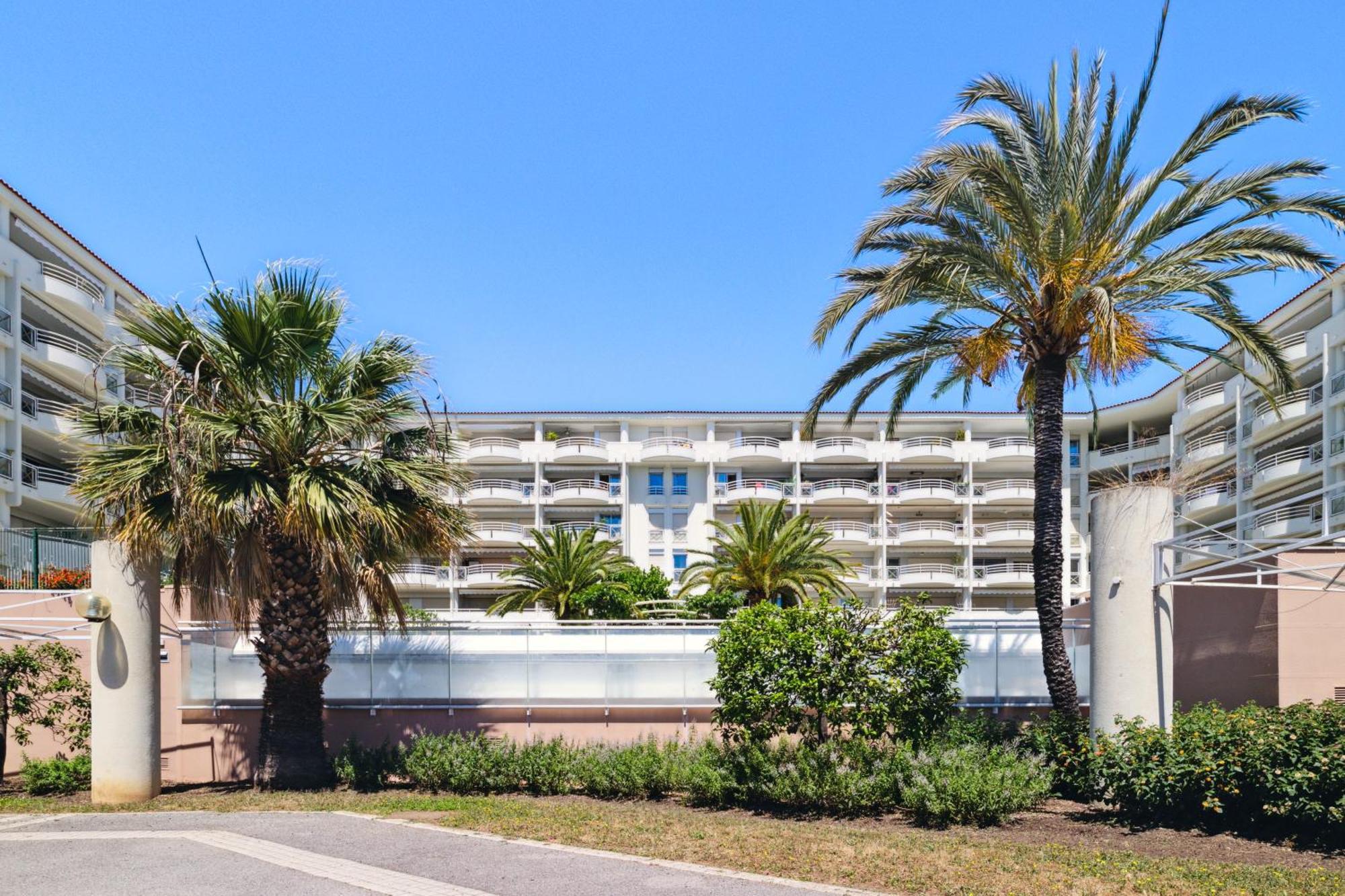 Duplex Villa Les Pins 89M2 Et Terrasse 30M2 أنتيب المظهر الخارجي الصورة